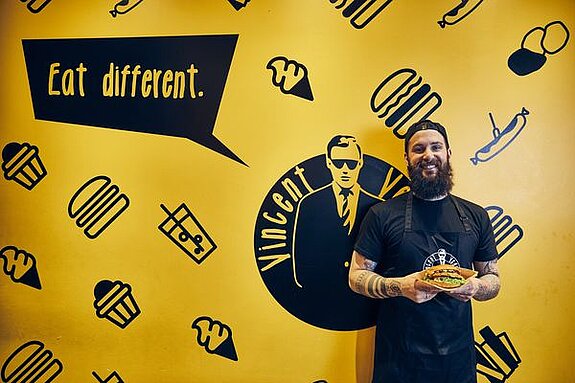 ECE_Blog-Vincent-Vegan-Logo-600x400.jpg