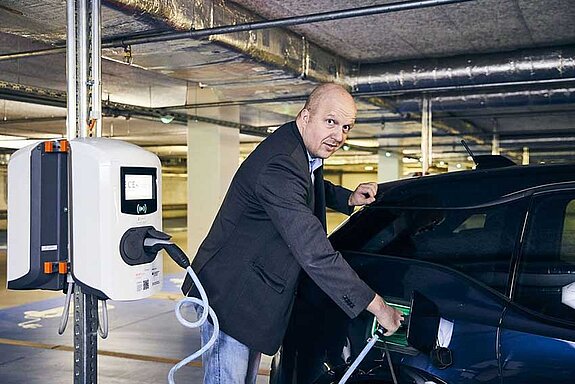 Shopping-Center helfen beim Ausbau der E-Ladeinfrastruktur