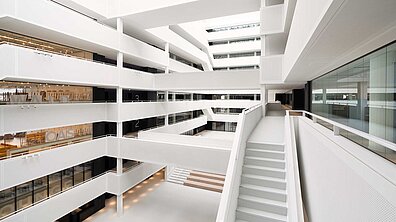 Atrium des Otto-Versand Gebäudes in Hamburg