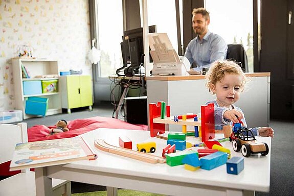 Blog_ECE_Arbeitgeber_Kinder_Büro.jpg